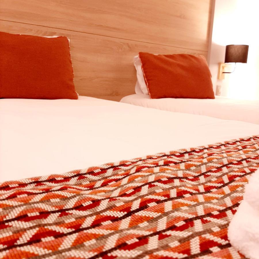 Logis Hotel Relais Saint Jacques - Chateauroux Deols Bagian luar foto